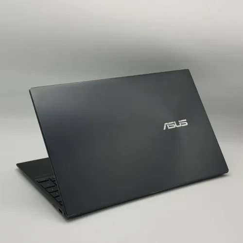ASUS ZENBOOK 14 / 11th I7-1165G7 / 32Go DDR4x / 512SSD / 14 FHD