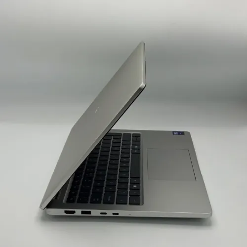 Dell Pro 14 Plus / Intel Ultra 5 235U / 16 Go / 256 Go SSD NVMe / 14 FHD+