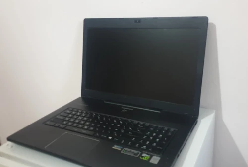 Laptop medion erazer x7611