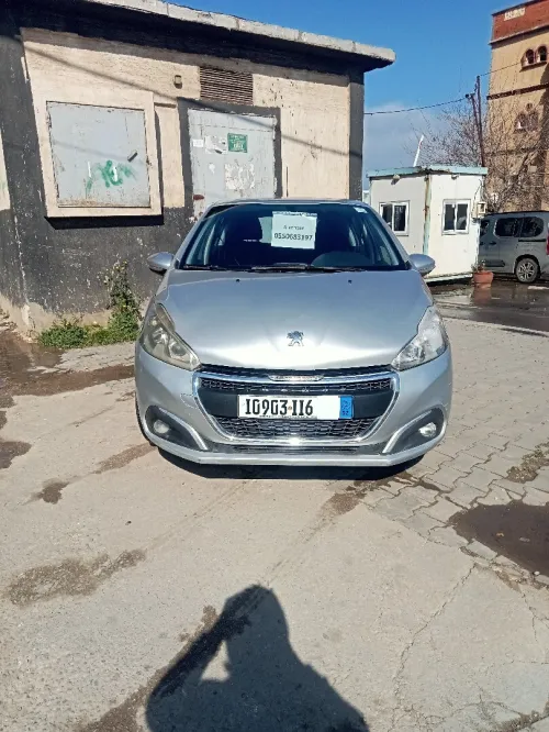 Peugeot 208 2016 Access Facelift