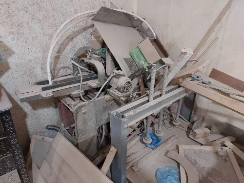 Machine de menuiseries bois  عتاد نجارة الخشب