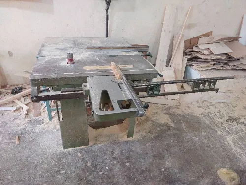 Machine de menuiseries bois  عتاد نجارة الخشب