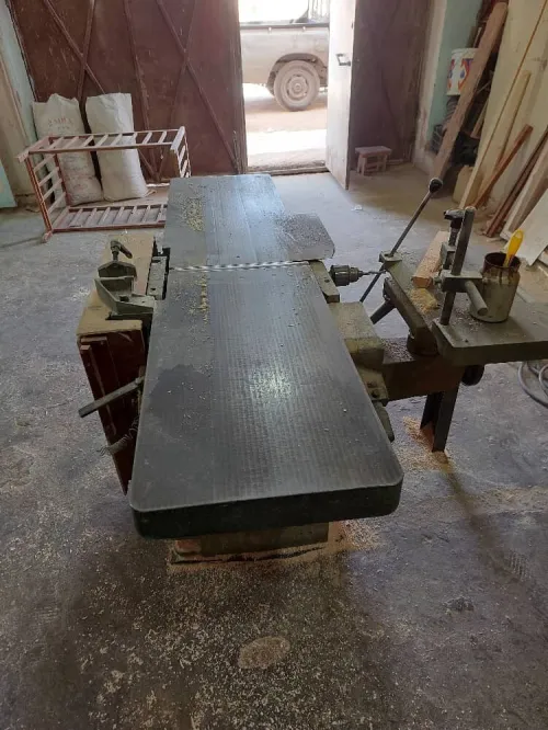 Machine de menuiseries bois  عتاد نجارة الخشب