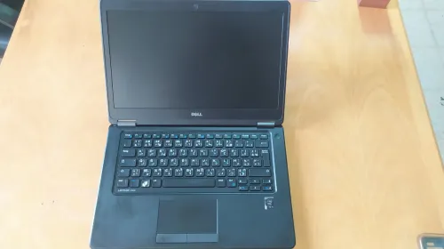 Laptop Dell Core i5 5éme Gen bon état 
