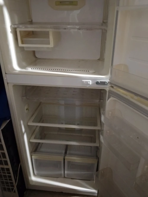 Avandre un réfrigérateur Samsung D frost bon etat