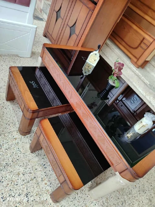 Table de basse avec deux petit table