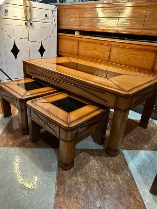 Table de basse avec deux petit table