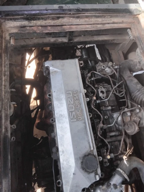 Isuzu md27 2000