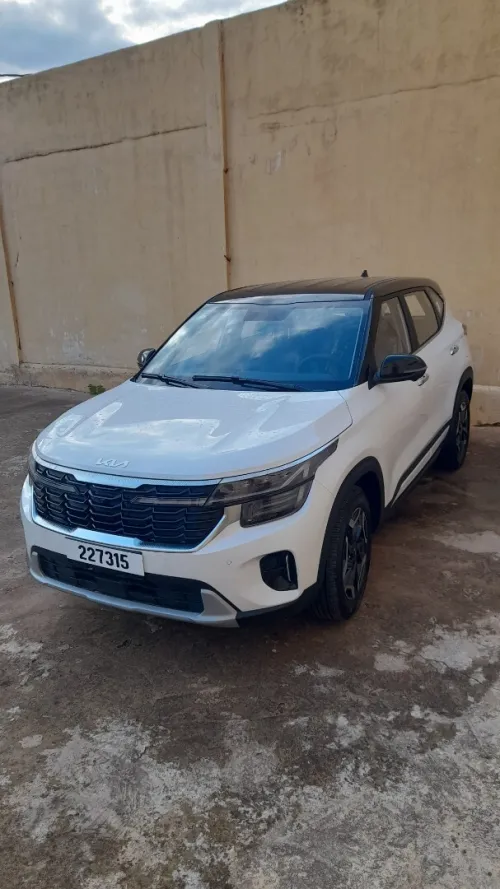 Kia Seltos 2026 Premium Edition Black top