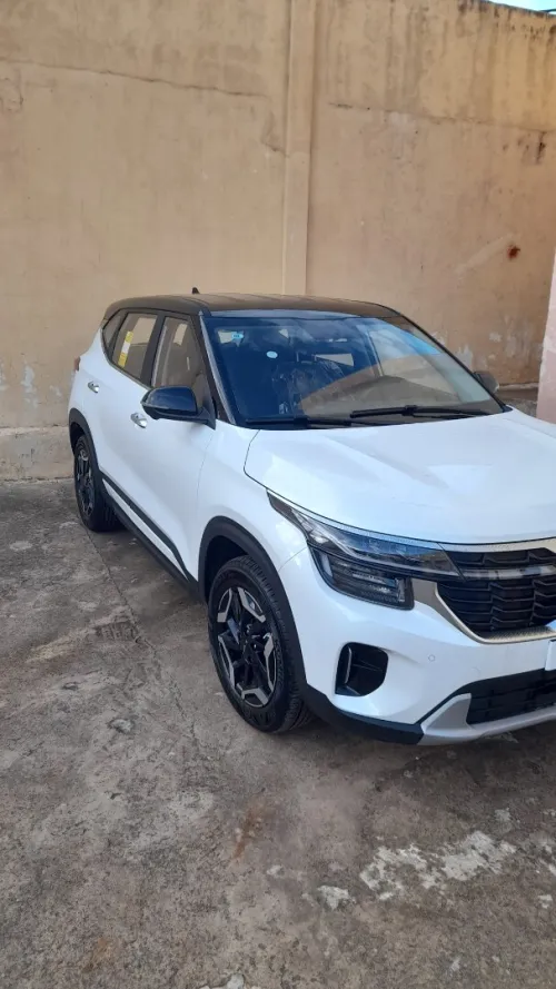 Kia Seltos 2026 Premium Edition Black top