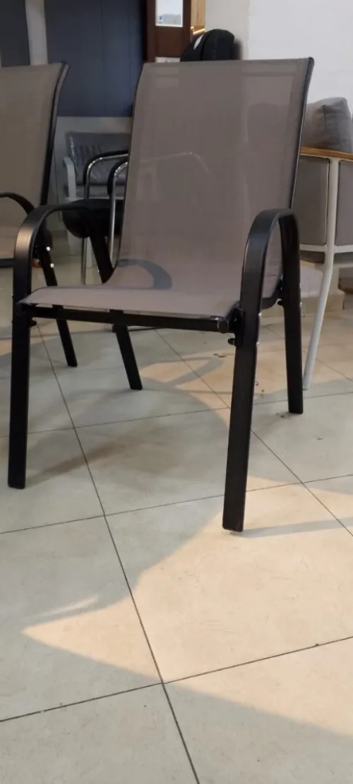 table jardin carre avec 04 chaises en aluminuim