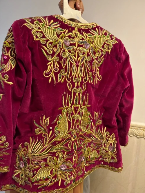 Veste karakou très original 