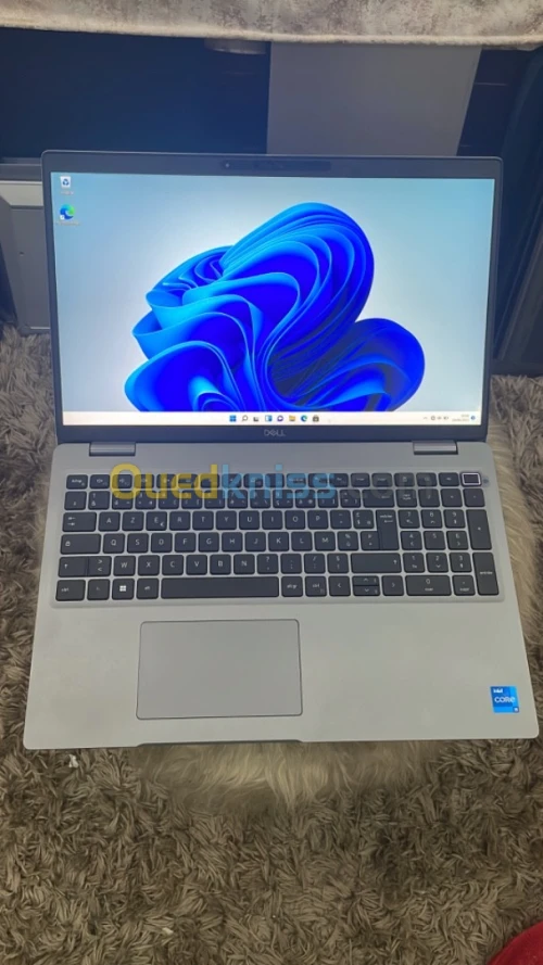 DELL LATITUDE 5530 i5-1245G7 16G 256SSD INTEL IRIS XE 