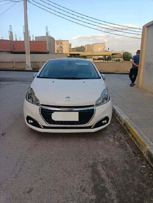 Peugeot 208 2015 Access Facelift