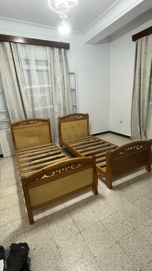 2 lits en bois hetre