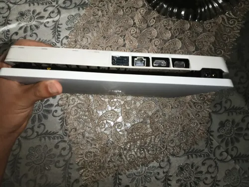 Ps4 slim édition blanche en ligne version 13.52