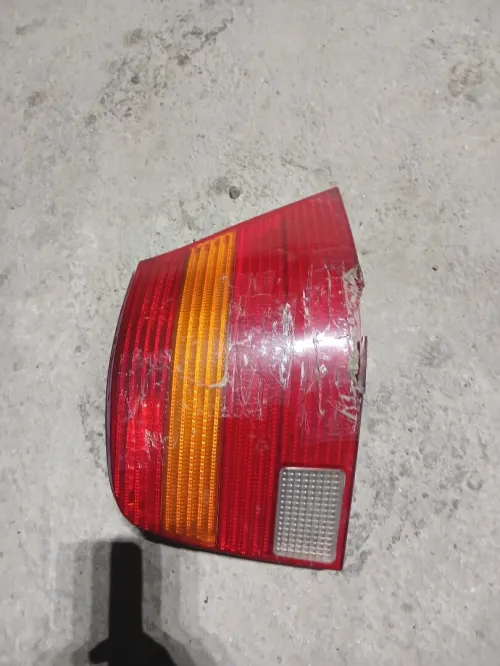 Deux Feu arrière golf quatre 4