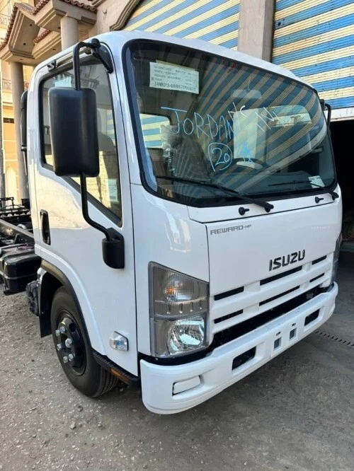 Isuzu REWARD NP 2026
