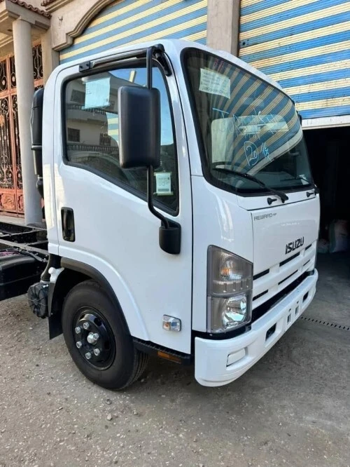 Isuzu REWARD NP 2026