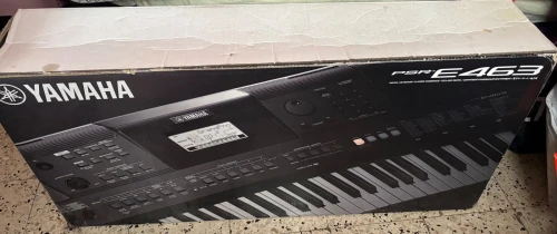 Clavier Yamaha PSR-E463 avec boîte originale