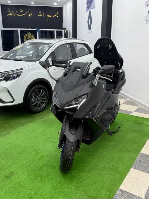 Yamaha Tmax 563 2025