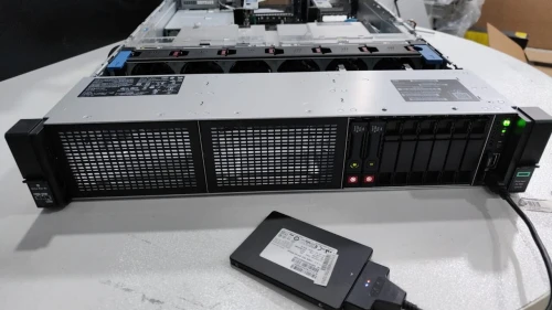 SERVEUR HP DL380 G10 XEON*GOLD 6138/ 32GO/2*900 SAS /P408I/2*800WAT