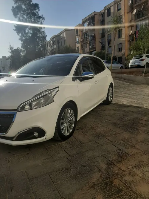 Peugeot 208 2019 Allure Facelift