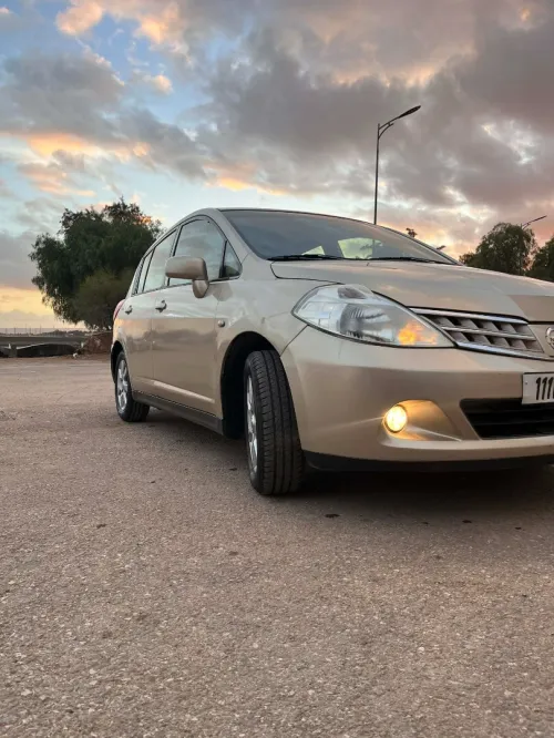 Nissan Tiida 5 portes 2010 