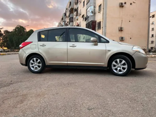 Nissan Tiida 5 portes 2010 