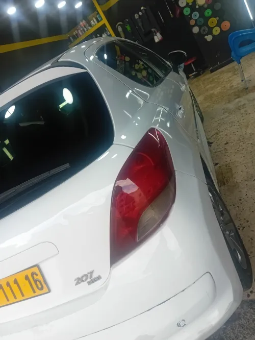 Peugeot 207 2011 Fennec