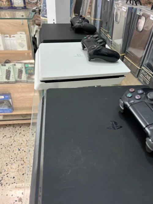 Ps 4 slim