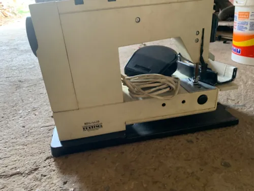 Machine a coudre Veritas