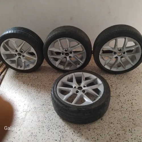 roues de voiture