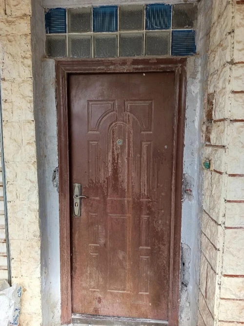 PORTE D'ENTREE PRINCIPALE
