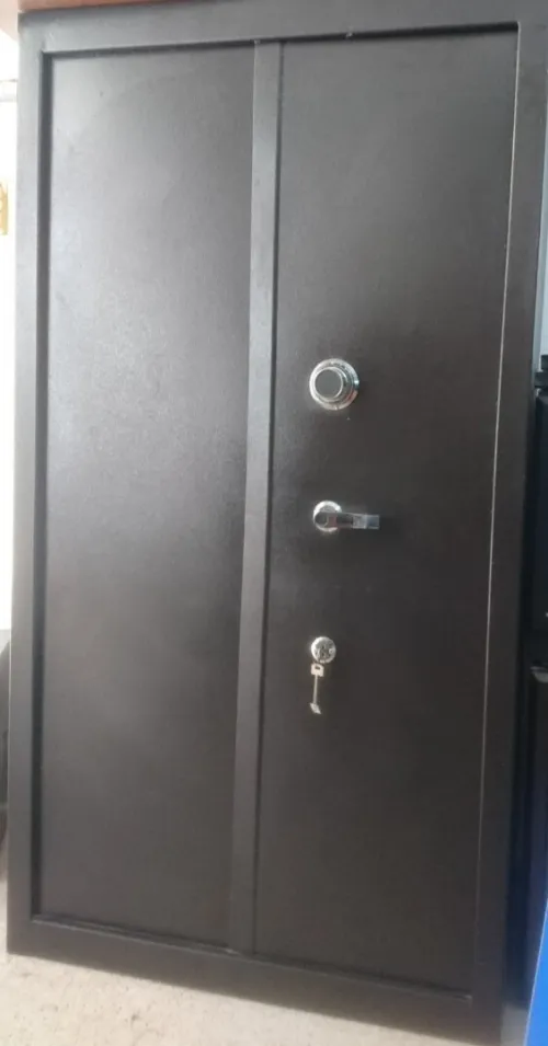 ARMOIRE BLINDE LOCAL AVEC COMBINAISON /POMELE/