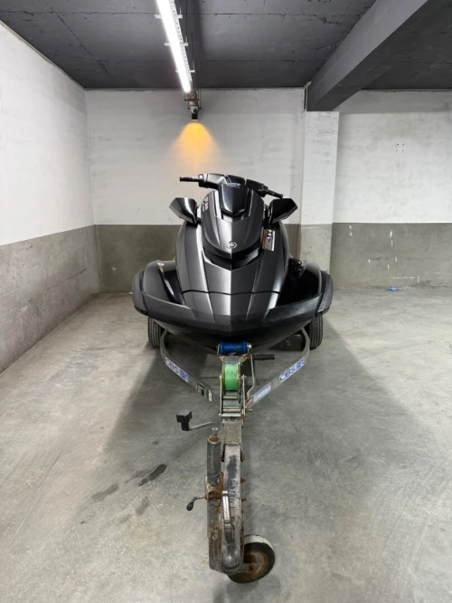 Jet ski