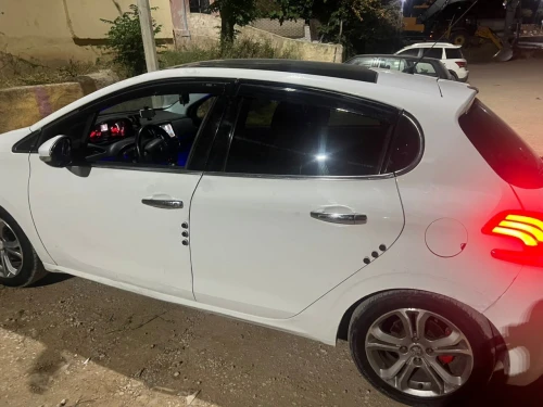Peugeot 208 2013 Allure