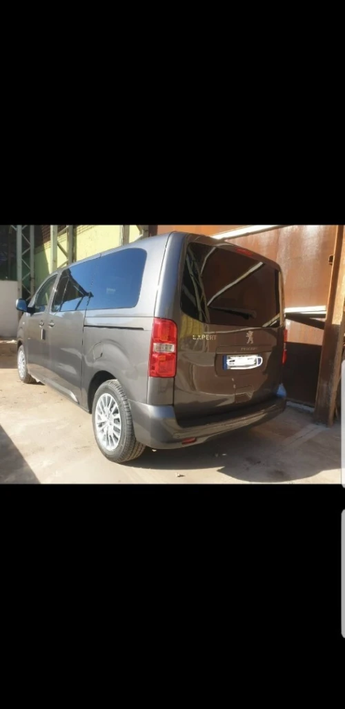 Peugeot Traveller 2023 Business Pack