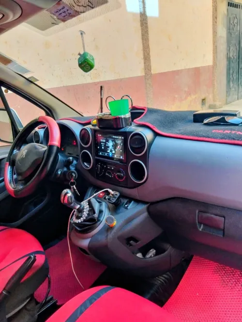 Peugeot Partner 2011 B9