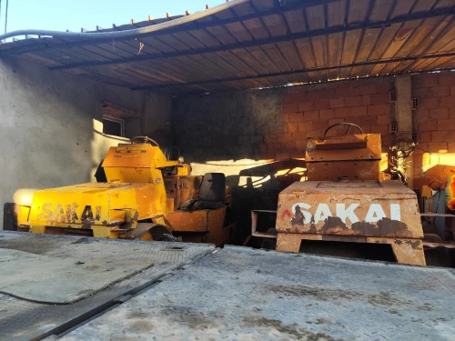 2 Compacteur sakai 