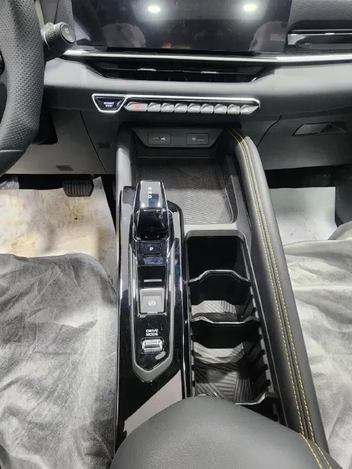 Geely Coolray 2025 Top version