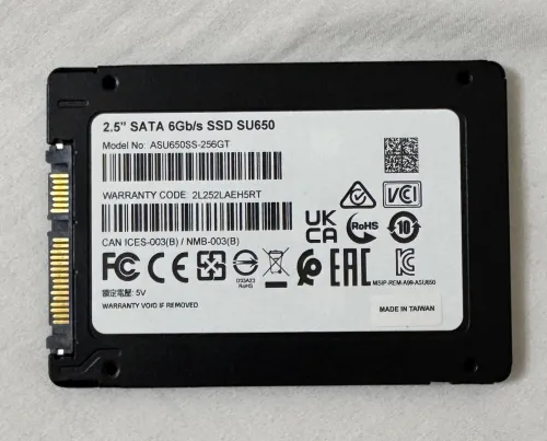 disque dur SSD 256 GB Utilisée très Bon Etat