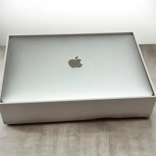 Mac air 2020 cycle 2 100% bat avec sa boite