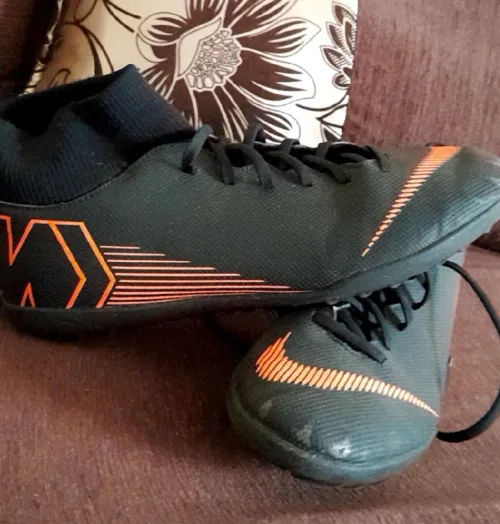 Chaussure football ts terrain marque Nike
