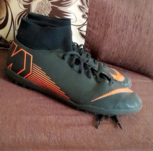 Chaussure football ts terrain marque Nike