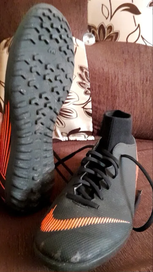 Chaussure football ts terrain marque Nike