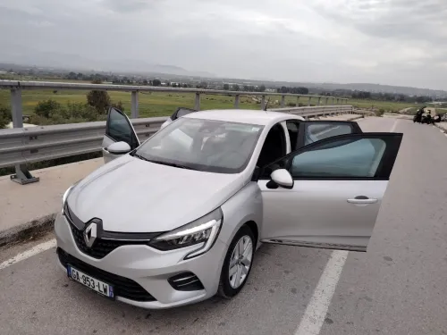 Aston Martin Clio 5 business 2021 