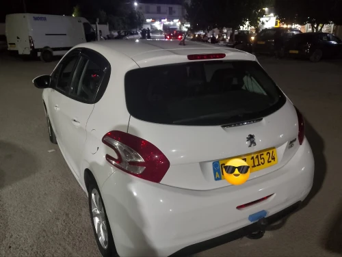 Peugeot 208 2015 Active Facelift