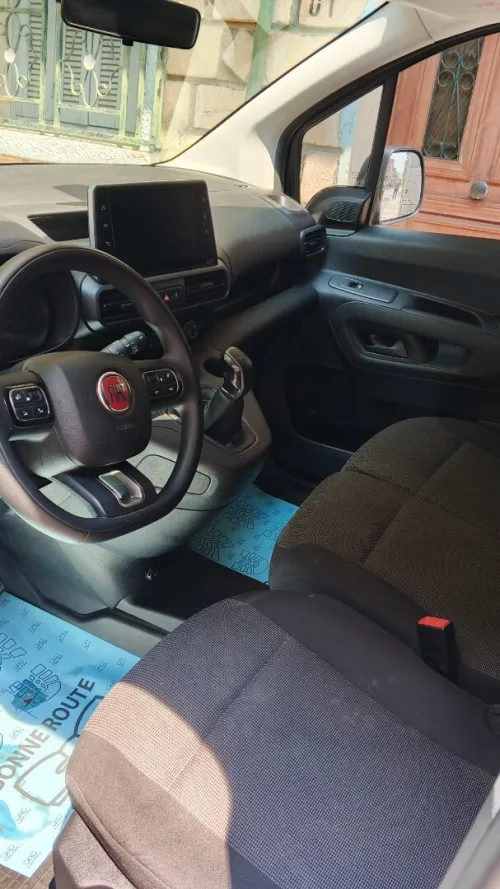 Fiat Doblo 2024 Professionnel Italie noir