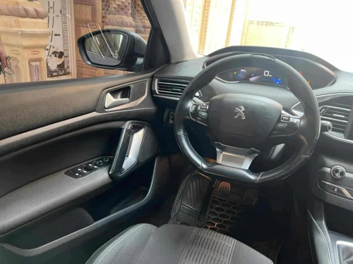 Peugeot 308 2021 